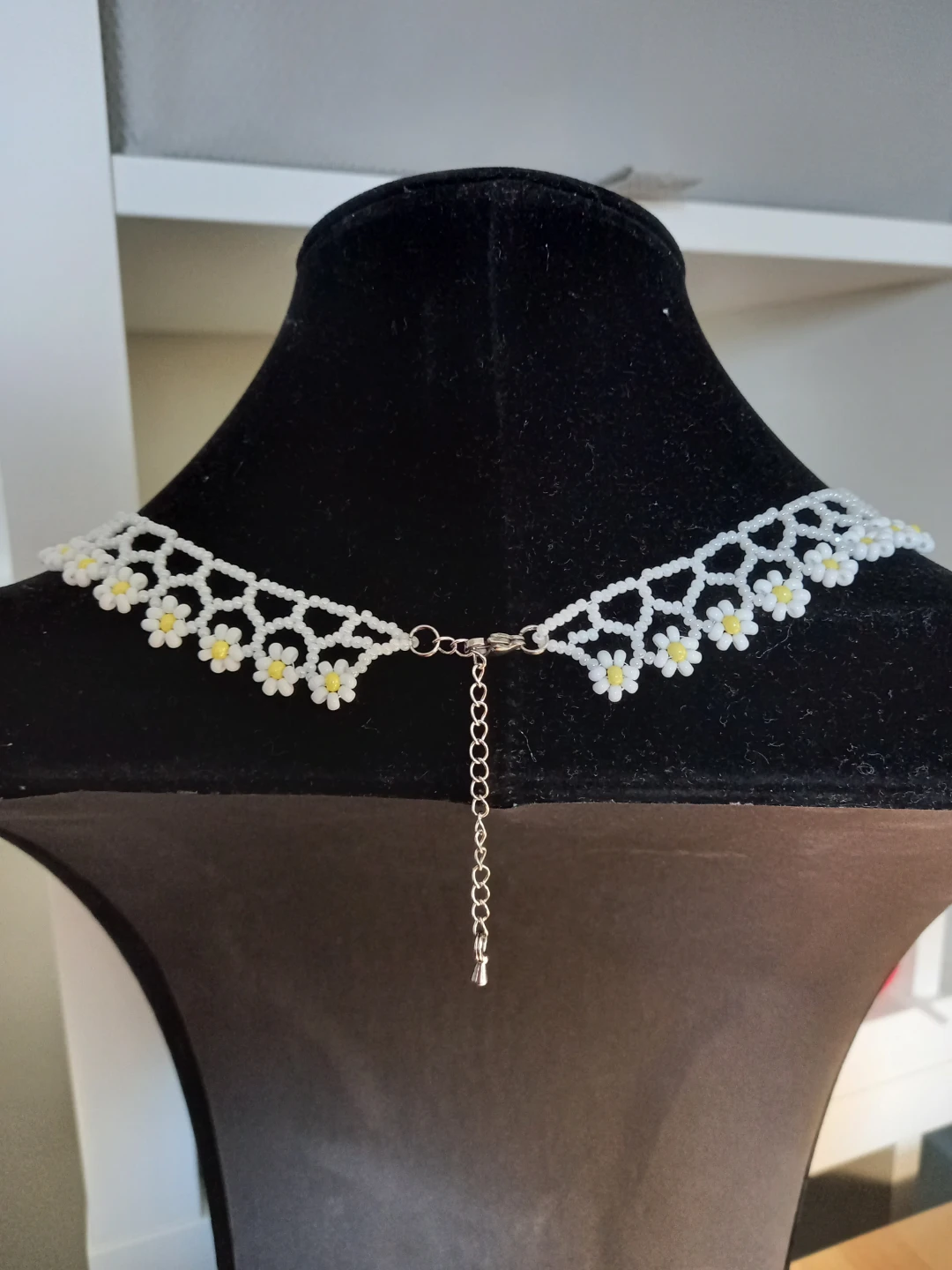 Daisy Beaded Choker Necklace - photo 3