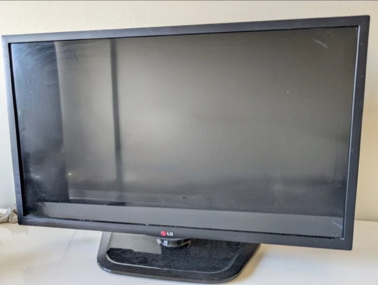 32 inch LG monitor/TV - photo 2