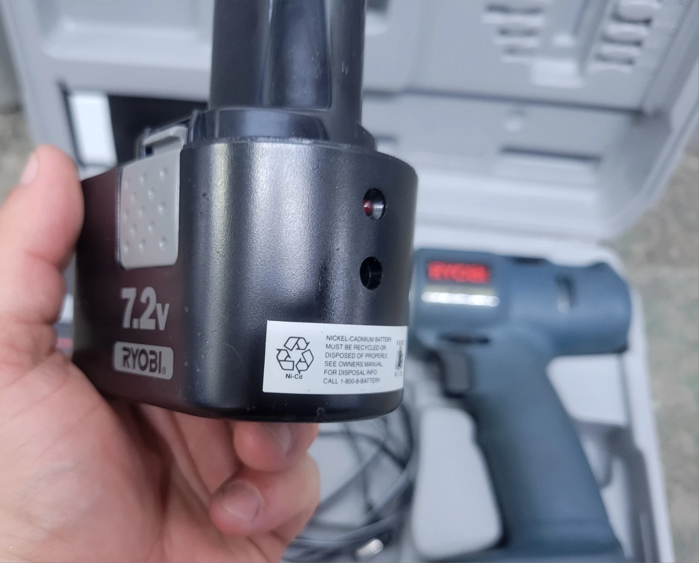 Ryobi 7.2V Cordless Drill and Flashlight Combo Kit - photo 4