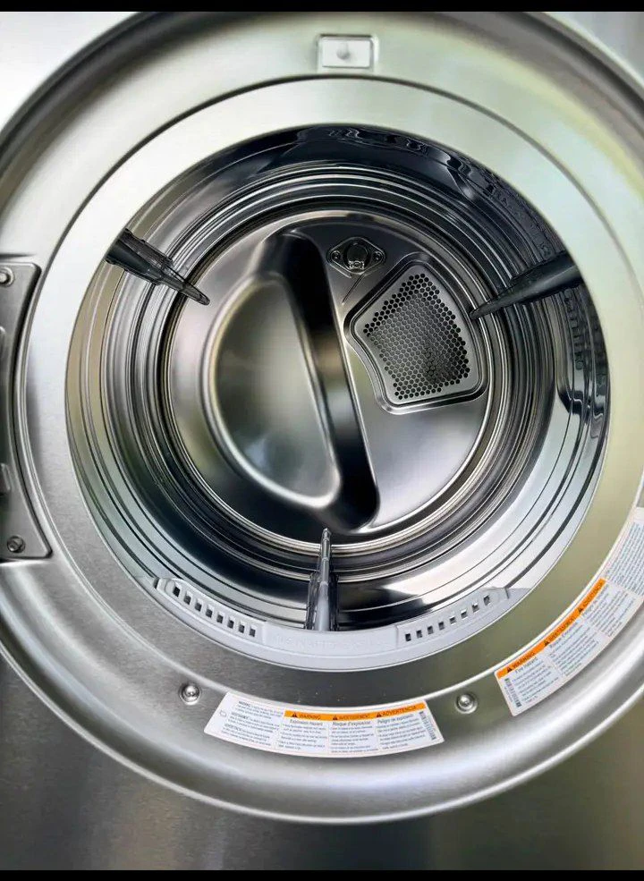 LG Stackable Washer and Dryer Set - photo 5