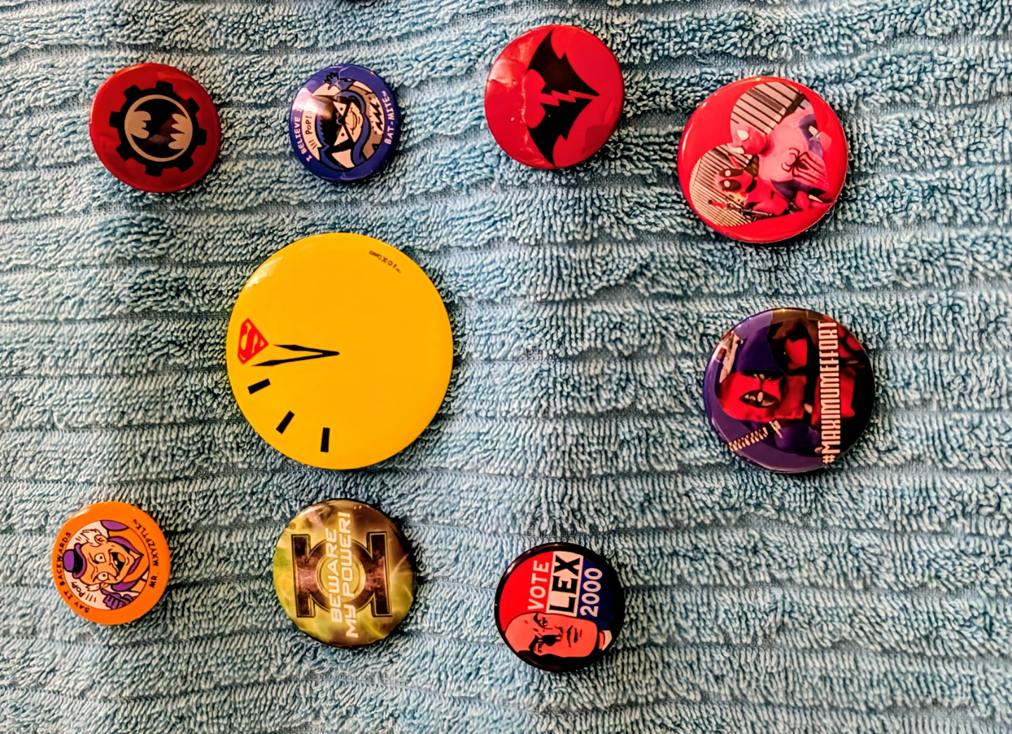 Assorted Comic Book & Superhero Pins - photo 2
