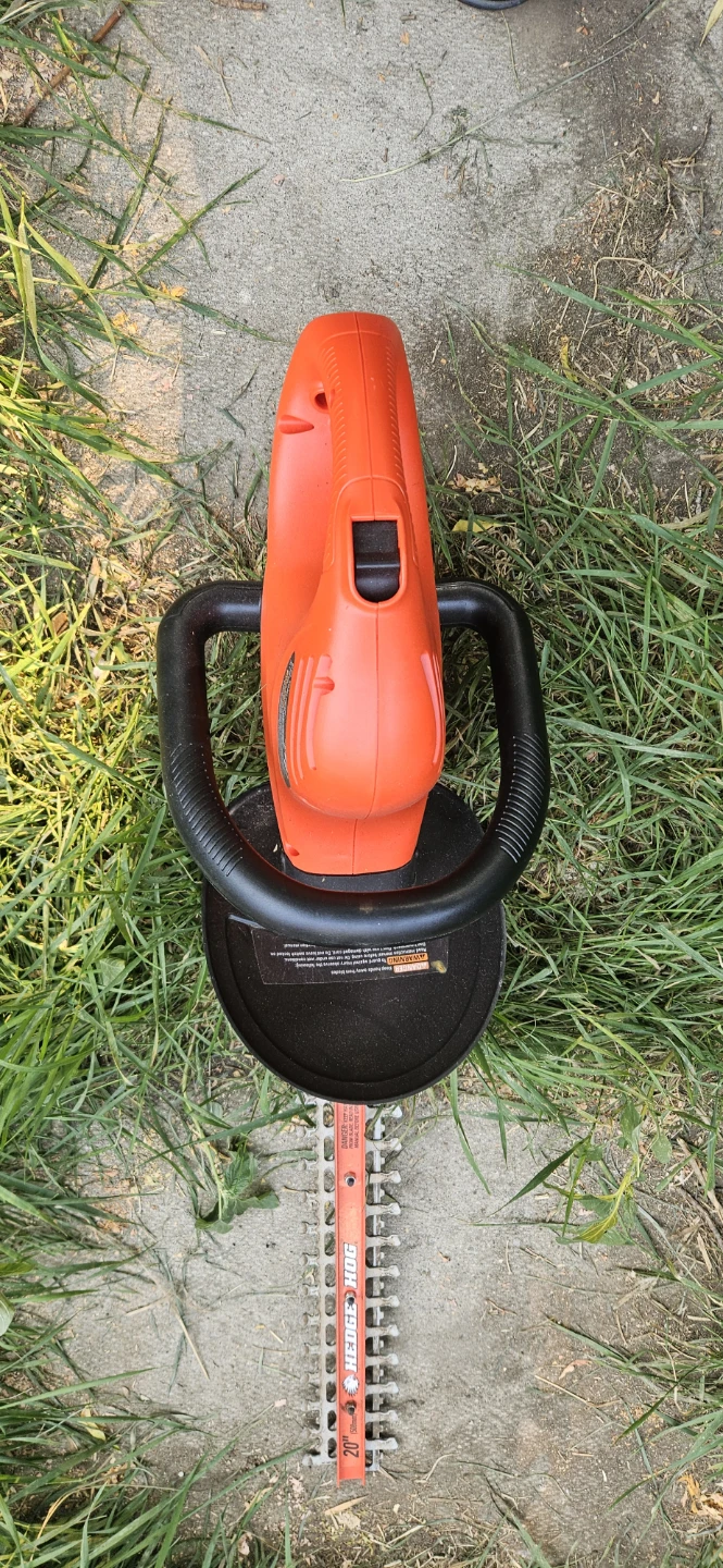 Black+Decker HS1010 Type 1 Hedge Trimmer - photo 3
