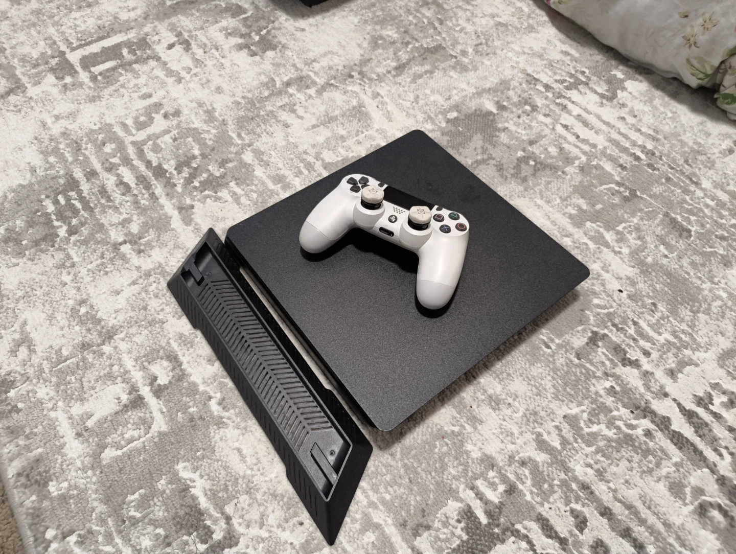 PS4 slim and games bundle