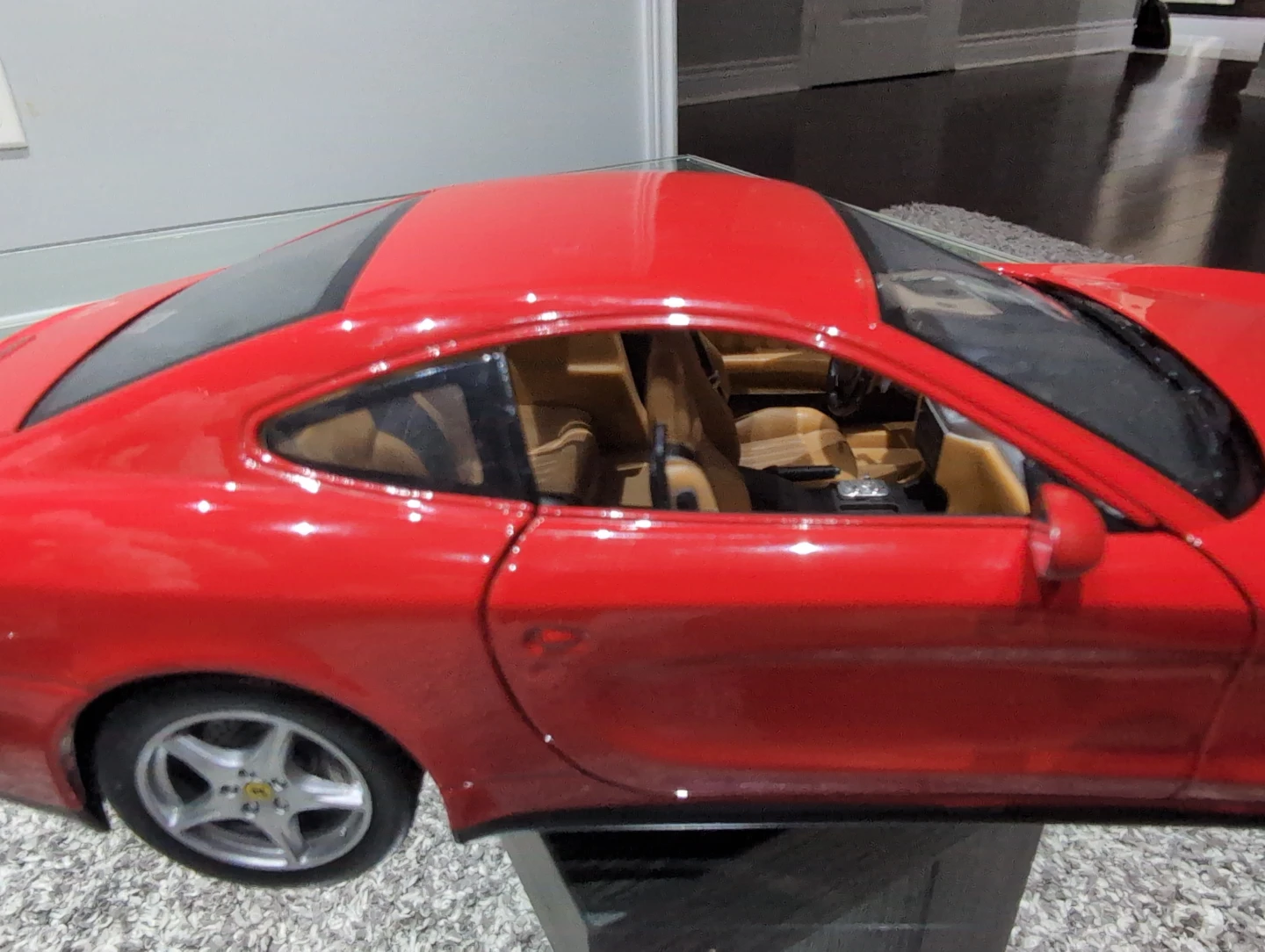 Red Ferrari Diecast Model Car hot wheels 1.18 - photo 2