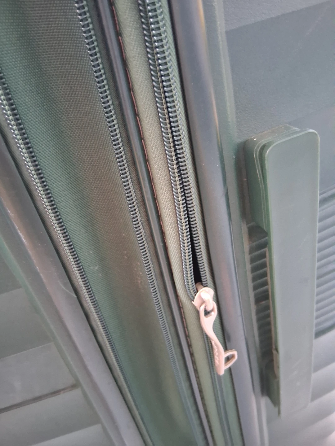 Green Hardshell Spinner Suitcase - photo 4