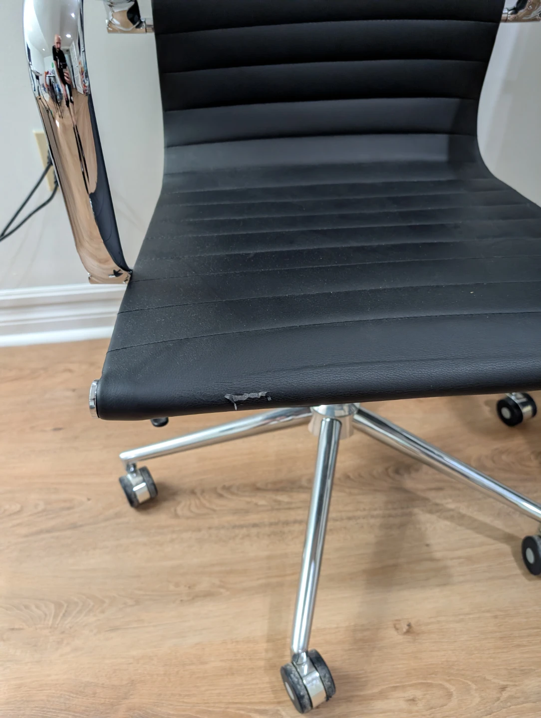Black Office Chair - photo 4