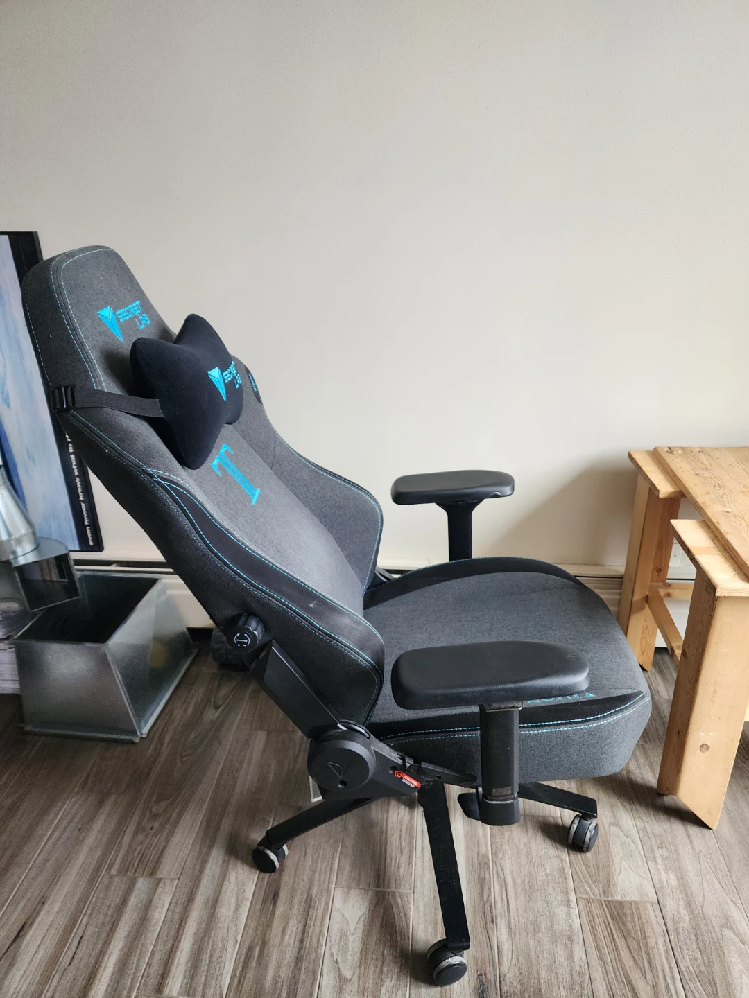 Secretlab TITAN Gaming Chair - photo 2