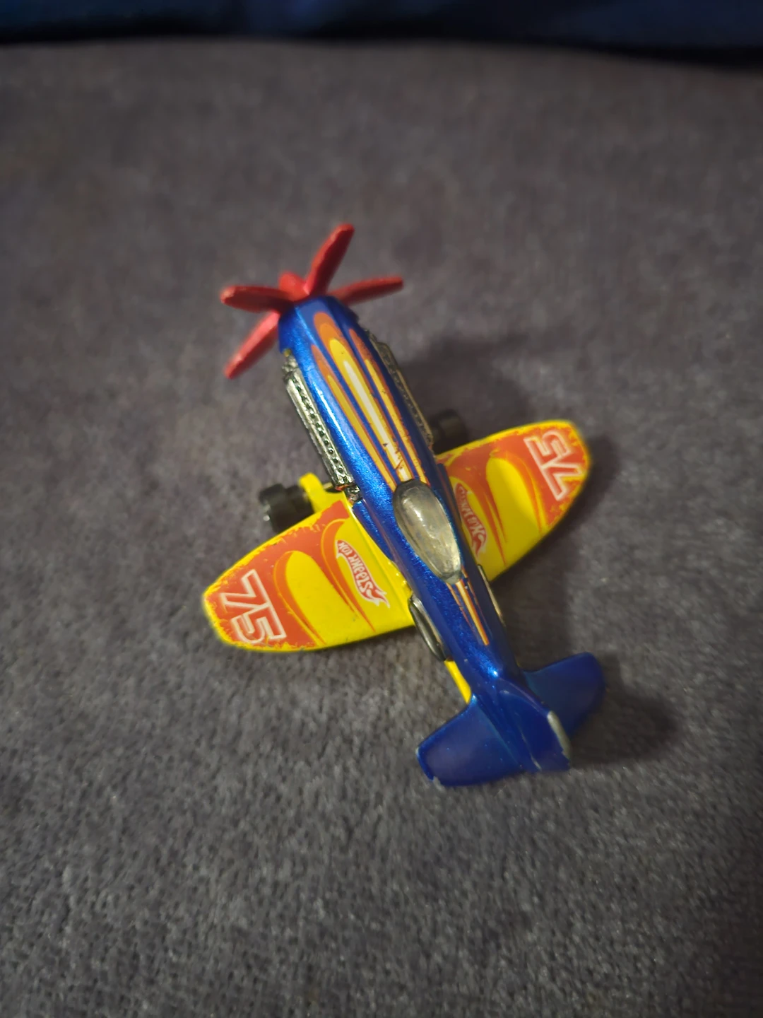 Hot Wheels Mad Propz Plane Toy Car - photo 3