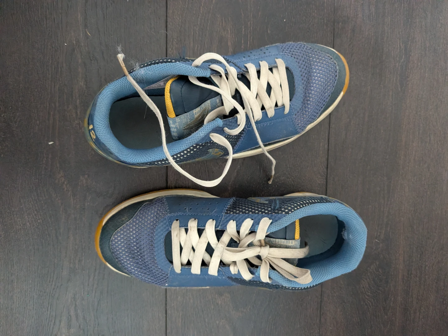 Nike Shoes kids size 6.5 - photo 3