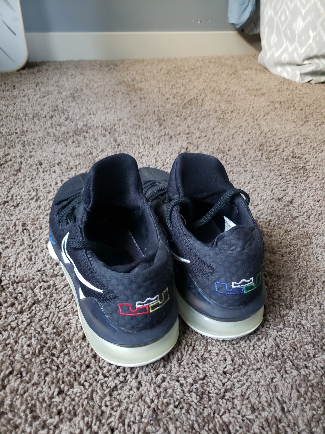 Mens 9 Nike LeBron Witness 5 Men's Basketball Shoes - photo 2