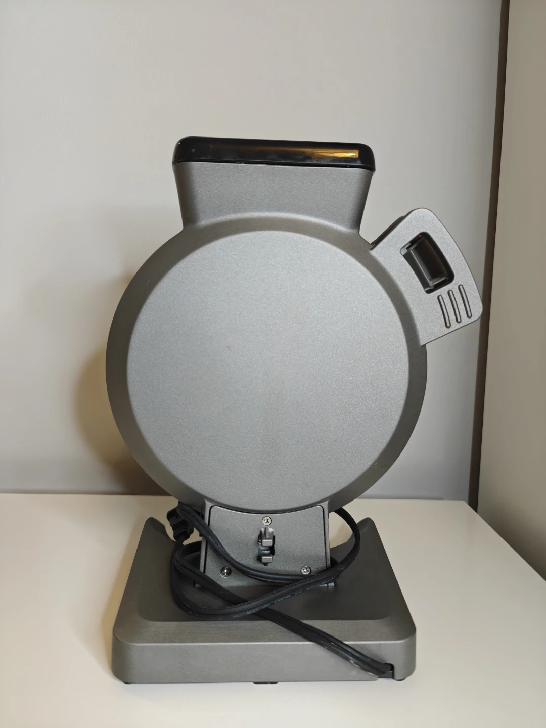 Cuisinart Vertical Waffle Maker WAF-V100C - photo 3