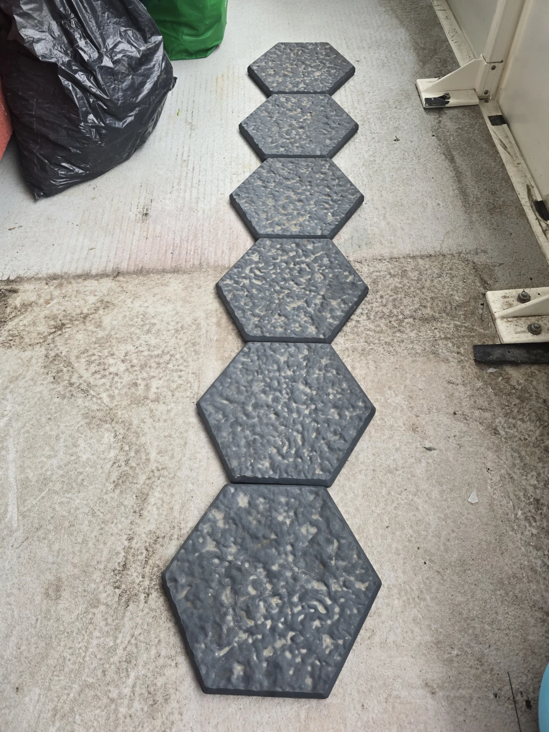 Hexagonal Stepping Stone Pavers - photo 2