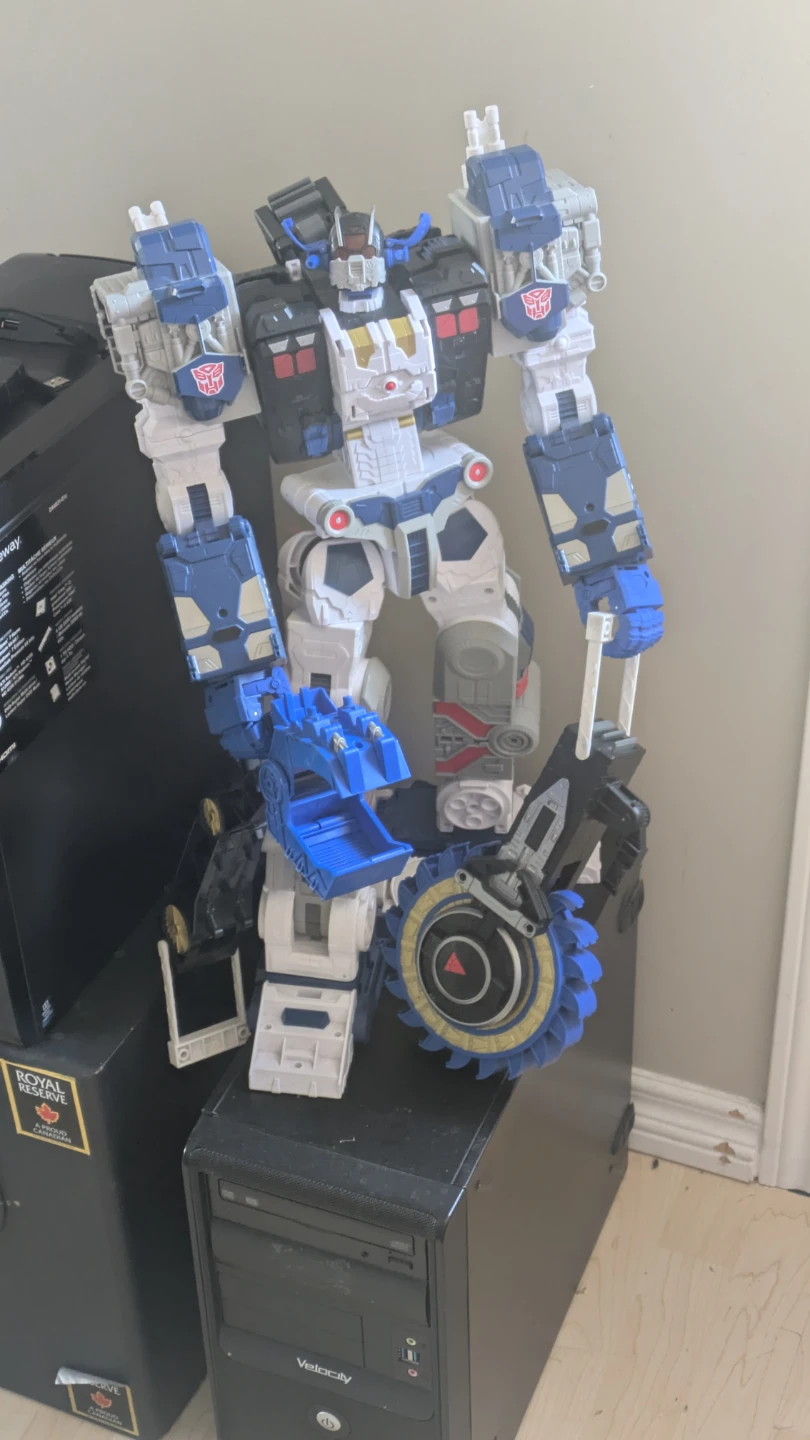 Cybertron Metroplex - photo 3