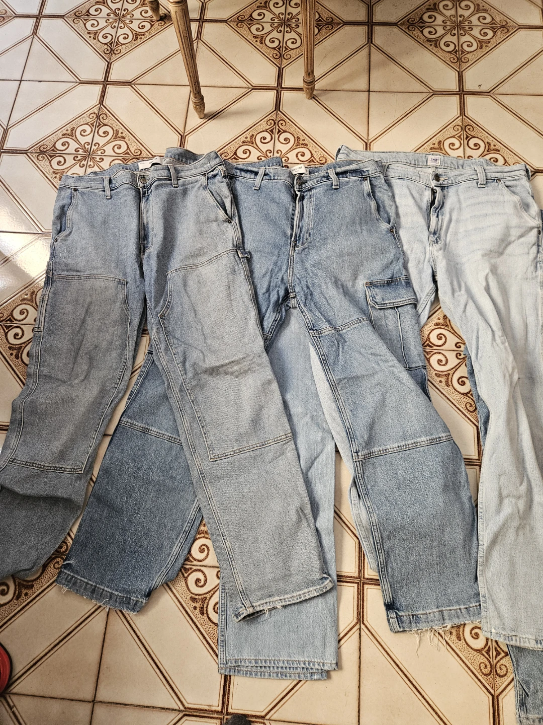 5 loose fit jeans 36x32  and 2 shorts