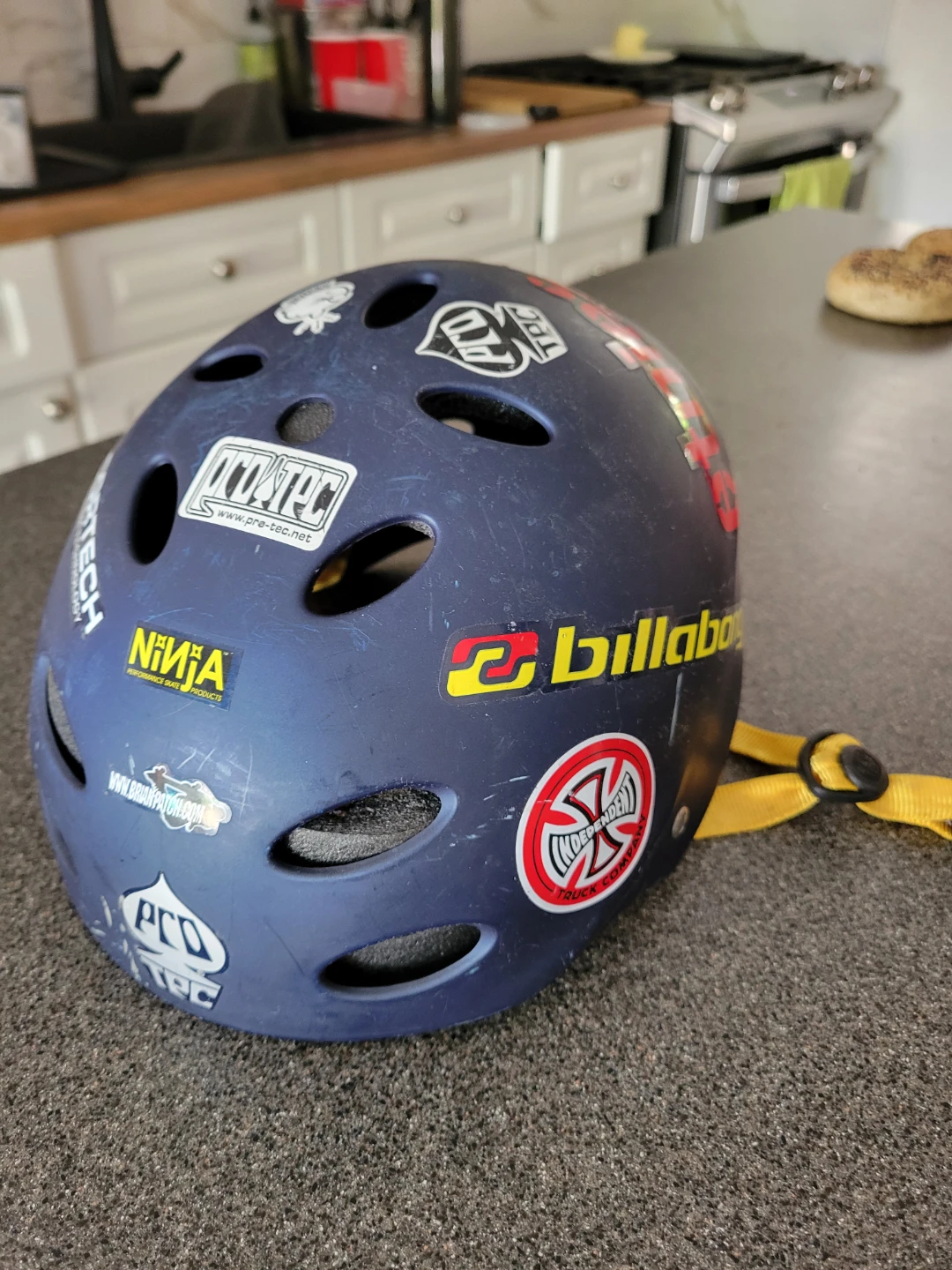 KIDS HELMET
