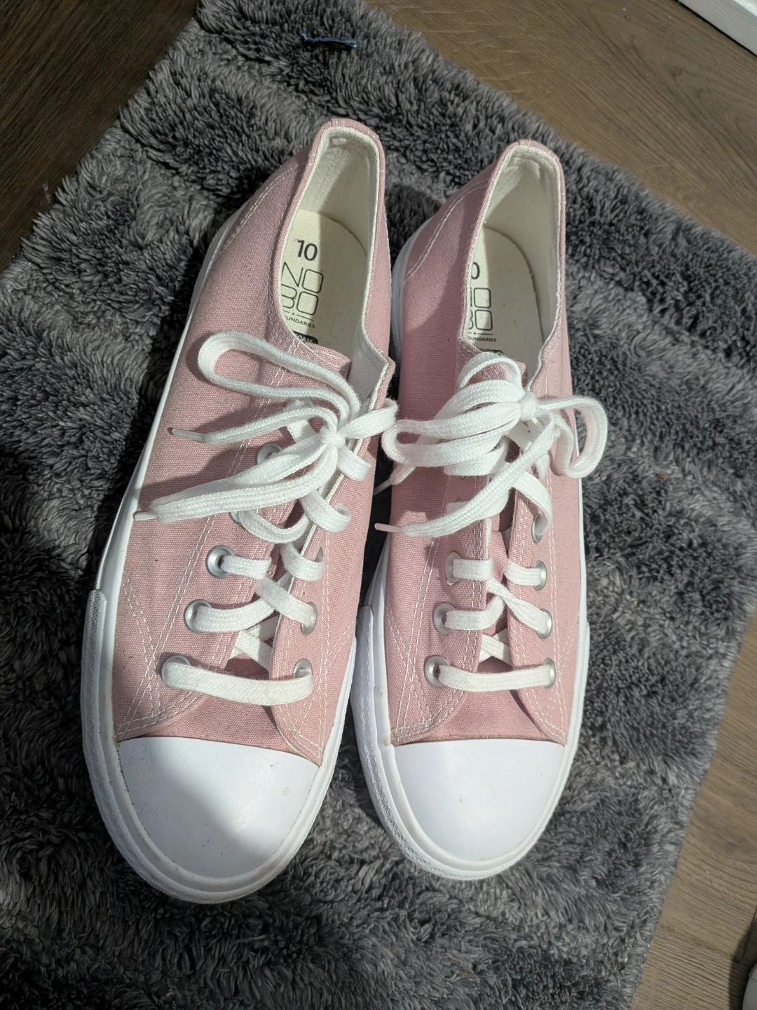 No Boundaries Pink Canvas Sneakers Size 10 - photo 2