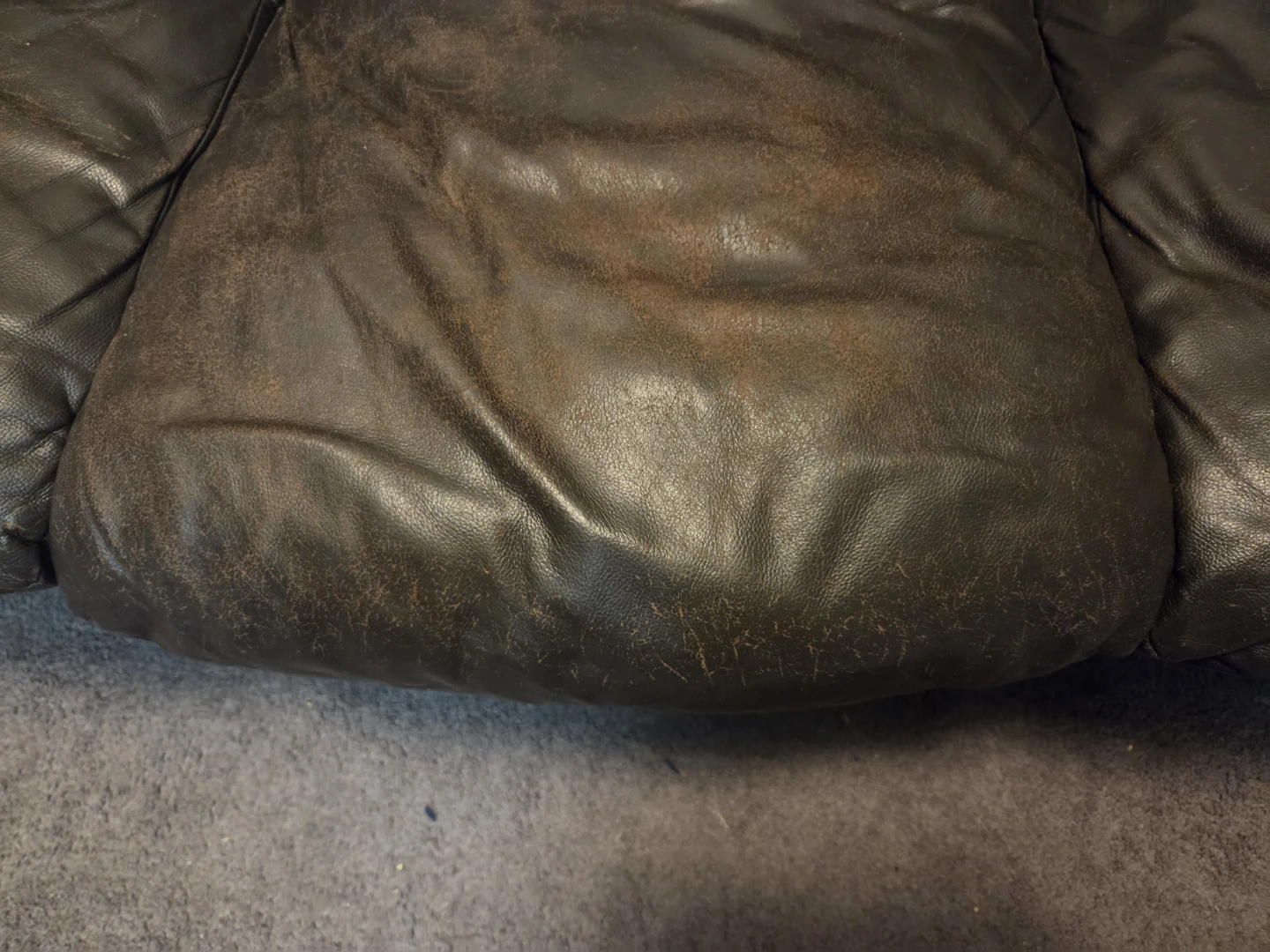 Couch - photo 2