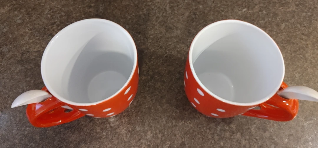 Set of 2 Red Polka Dot Mugs with Spoons - photo 5