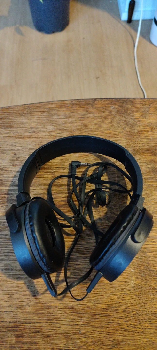 Tech 1 Extra Bass Stereo Headphones - photo 3