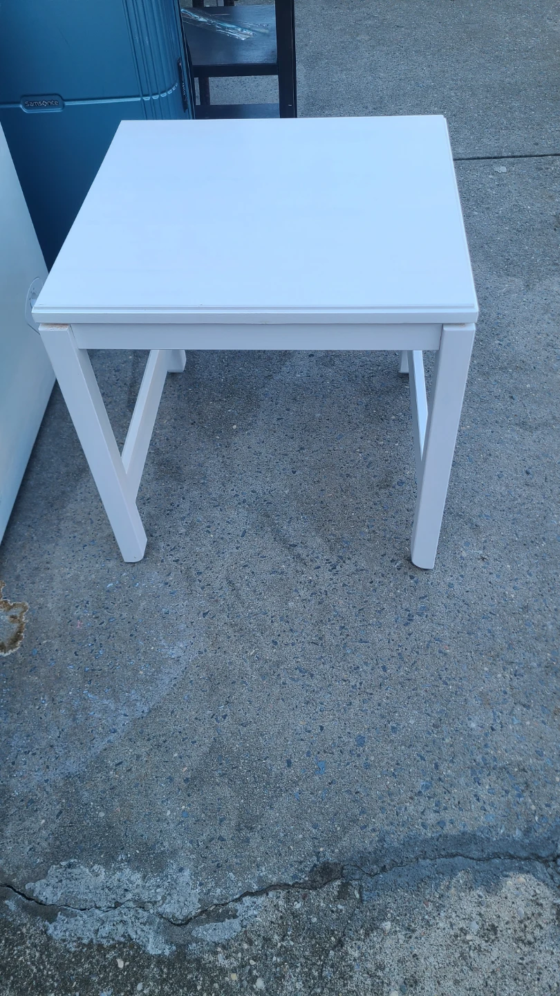 White Side Table - photo 3