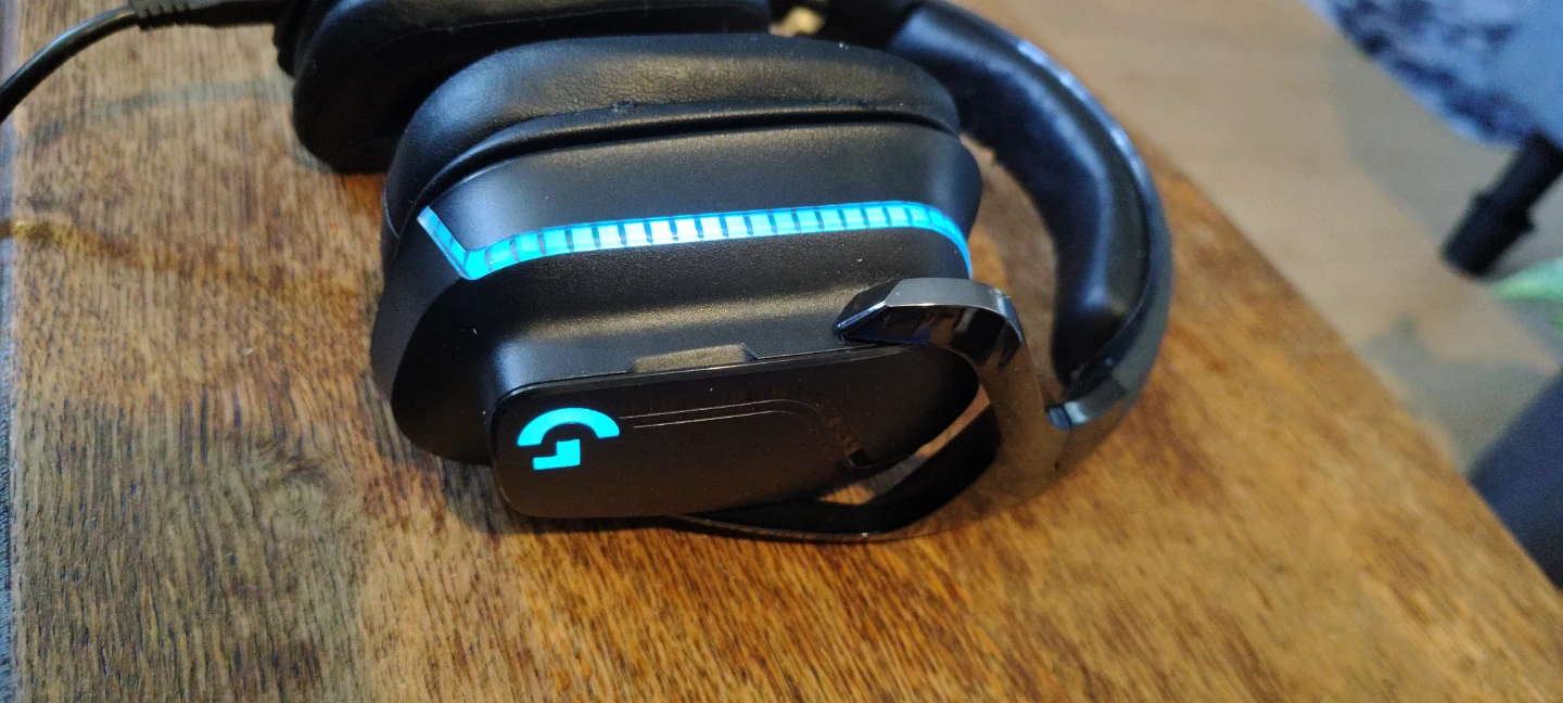 Logitech G935 Wireless 7.1 LIGHTSYNC Gaming Headset - photo 3