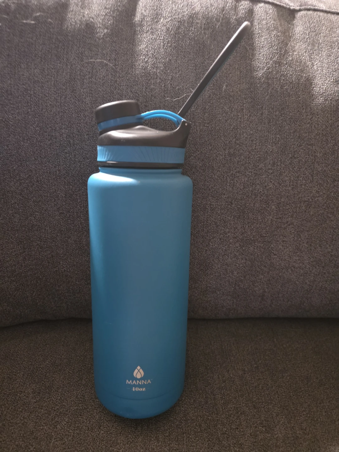 Manna 40oz stainless steel water bottle