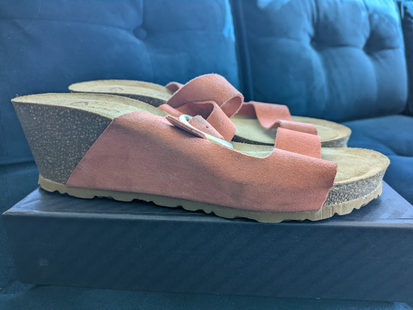 Yokono Pink Suede Wedge Sandals - Made in Spain size9 - photo 2