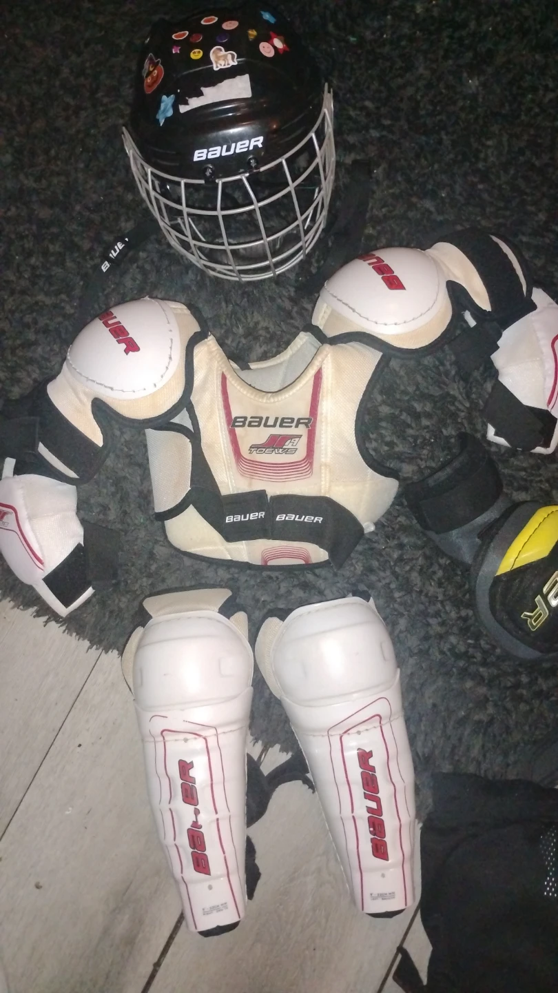 Bauer Hockey Gear Set