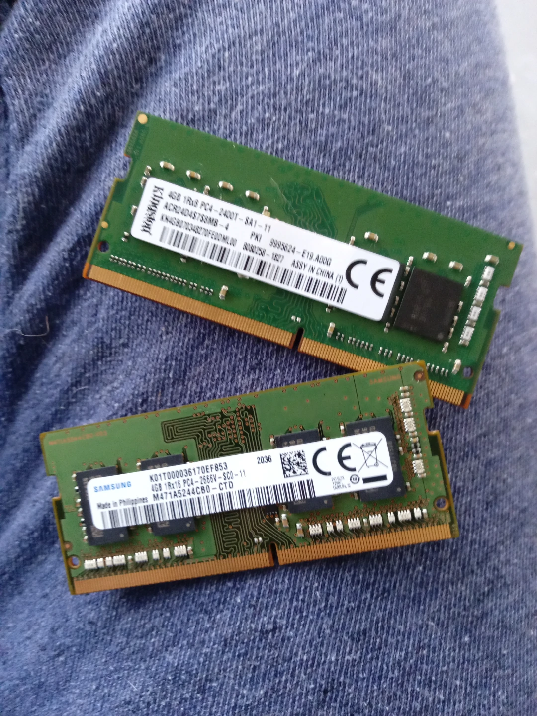 DDR4 RAM 4GB (Two of them) - photo 3