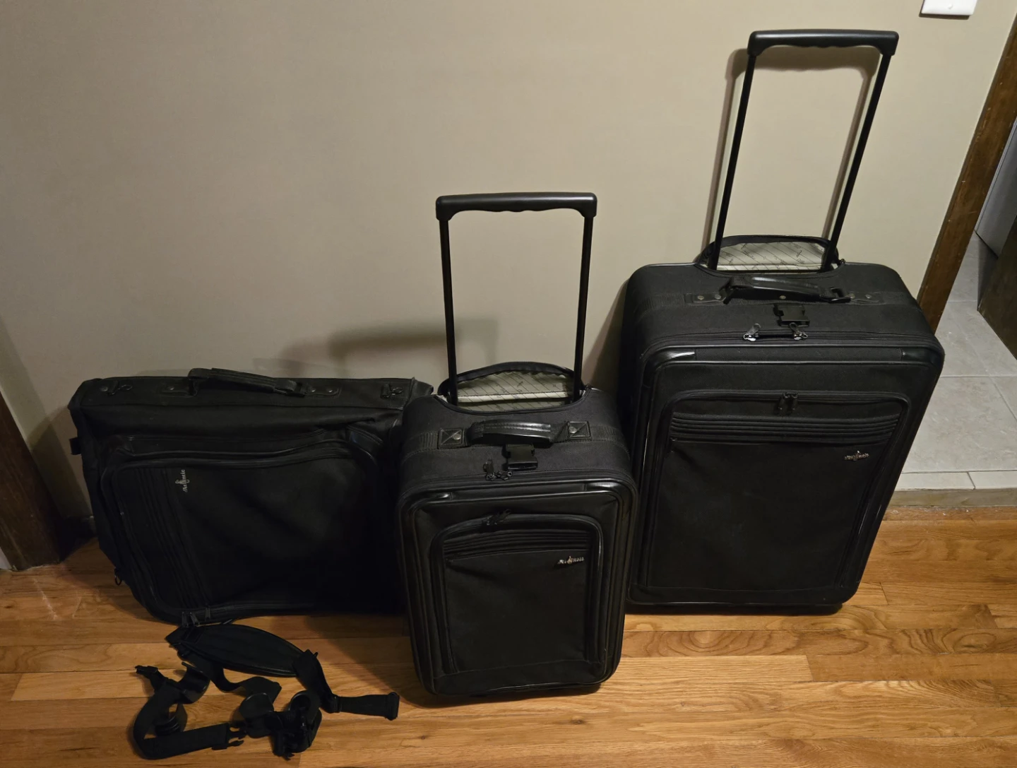 Luggage - photo 3