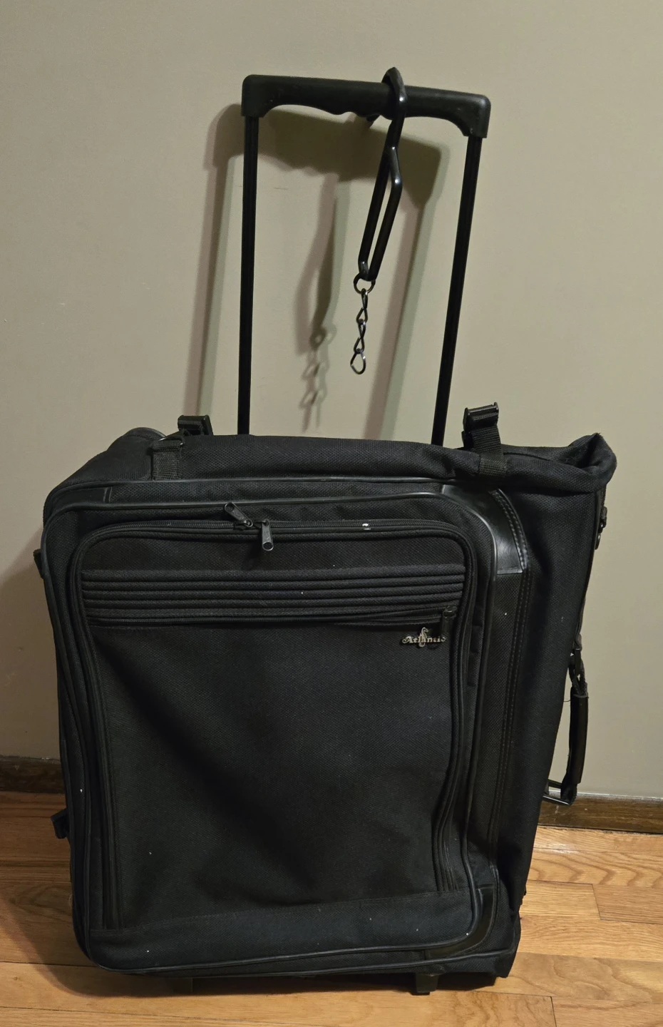 Luggage - photo 4