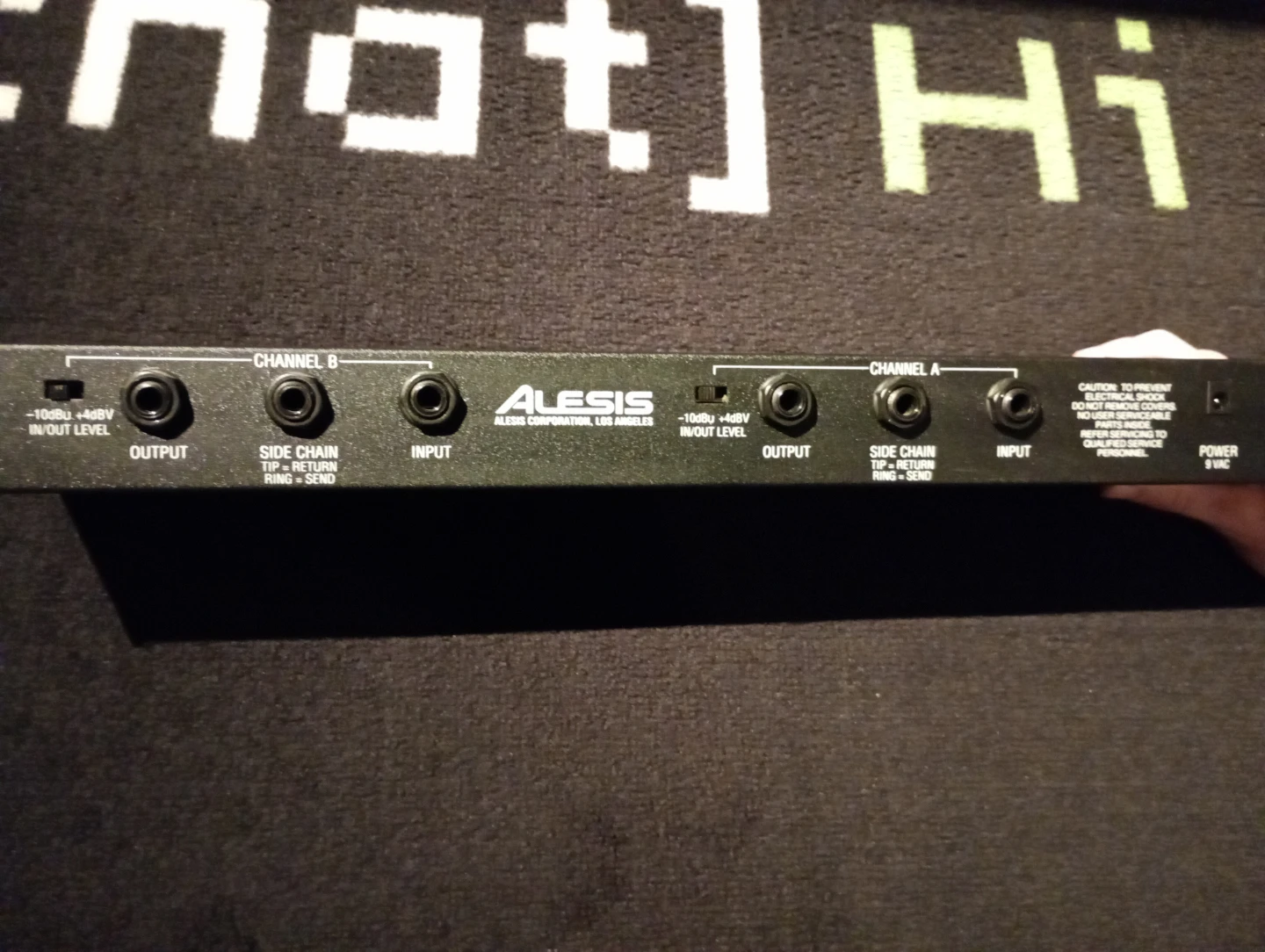 Alesis 3630 Dual Channel Compressor Limiter with Gate - photo 3
