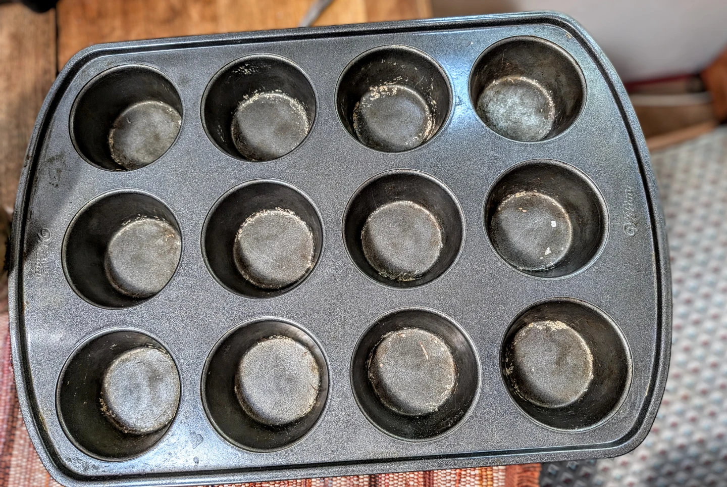 Wilton 12-cup Muffin Pan