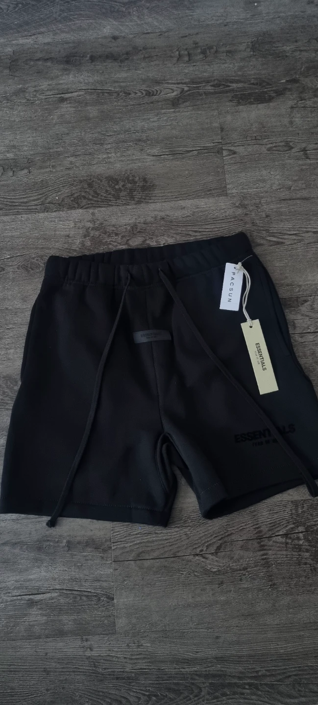 Black essential shorts