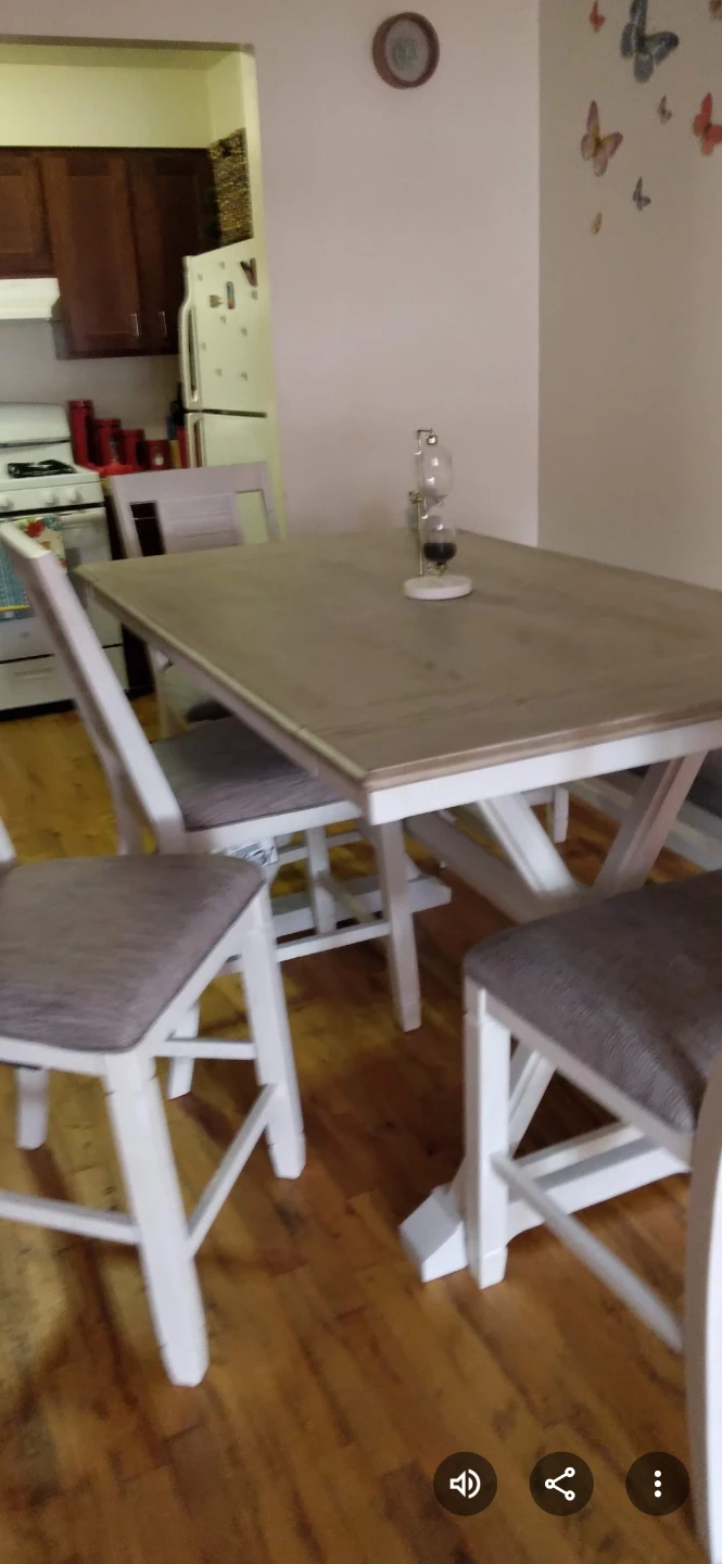 Lovely dinette set,  like new