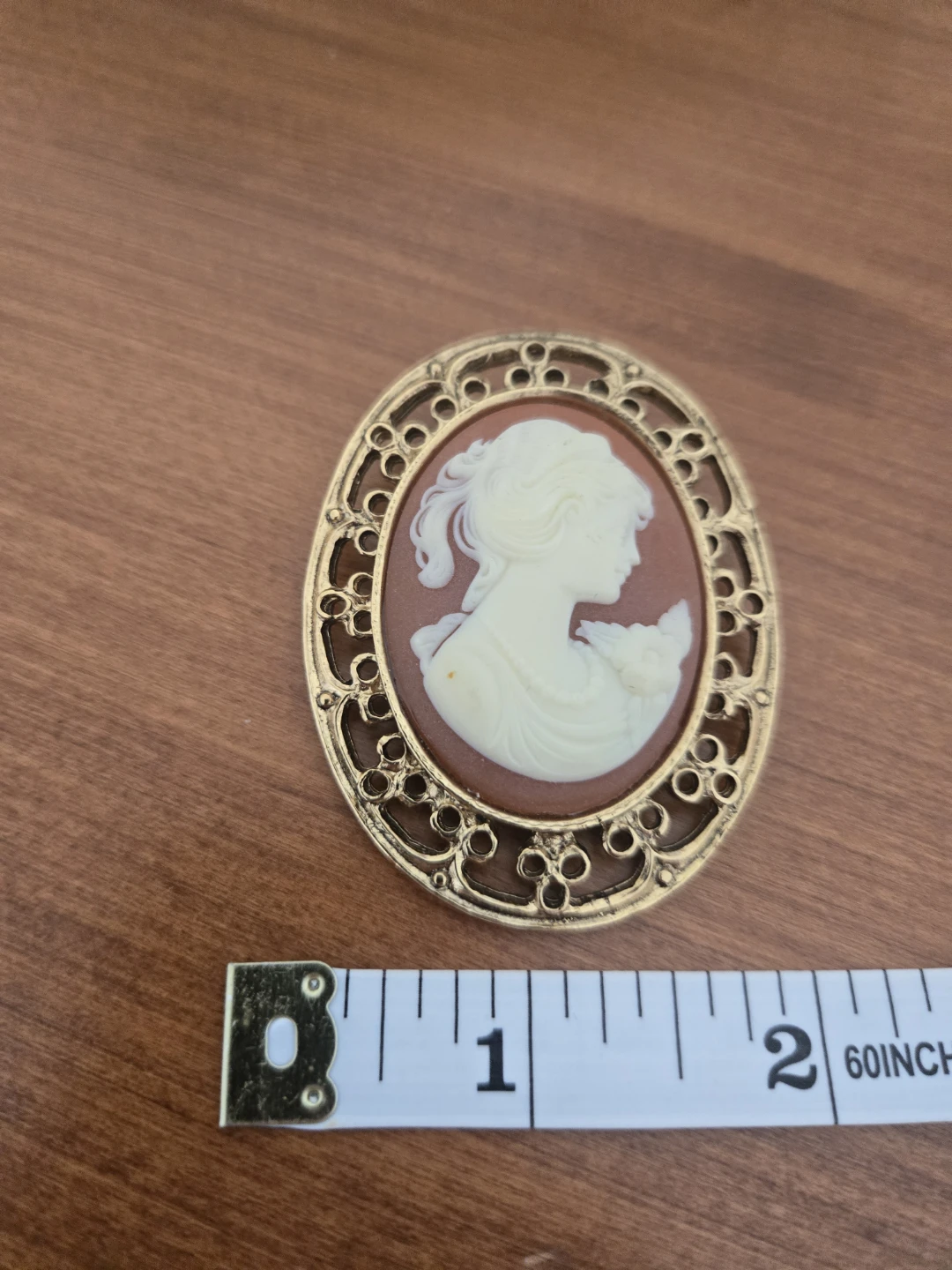 Vintage Cameo Brooch Set - photo 3