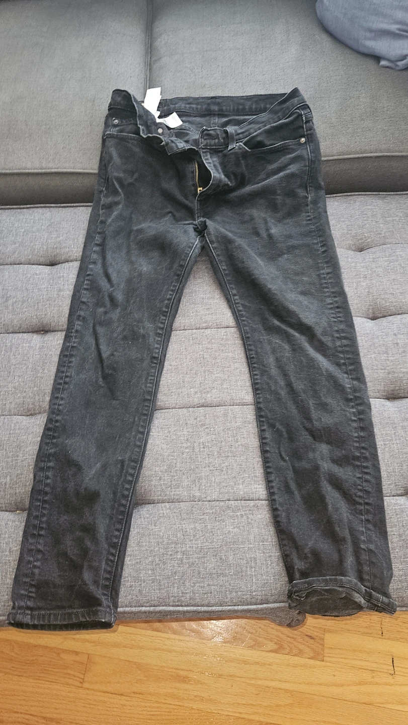 34 x 30 Black Skinny Levis