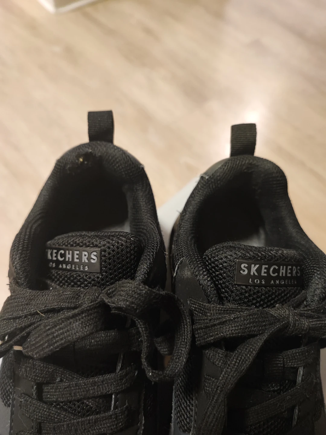 Skechers Los Angeles Black Sneakers Size 7 - photo 2