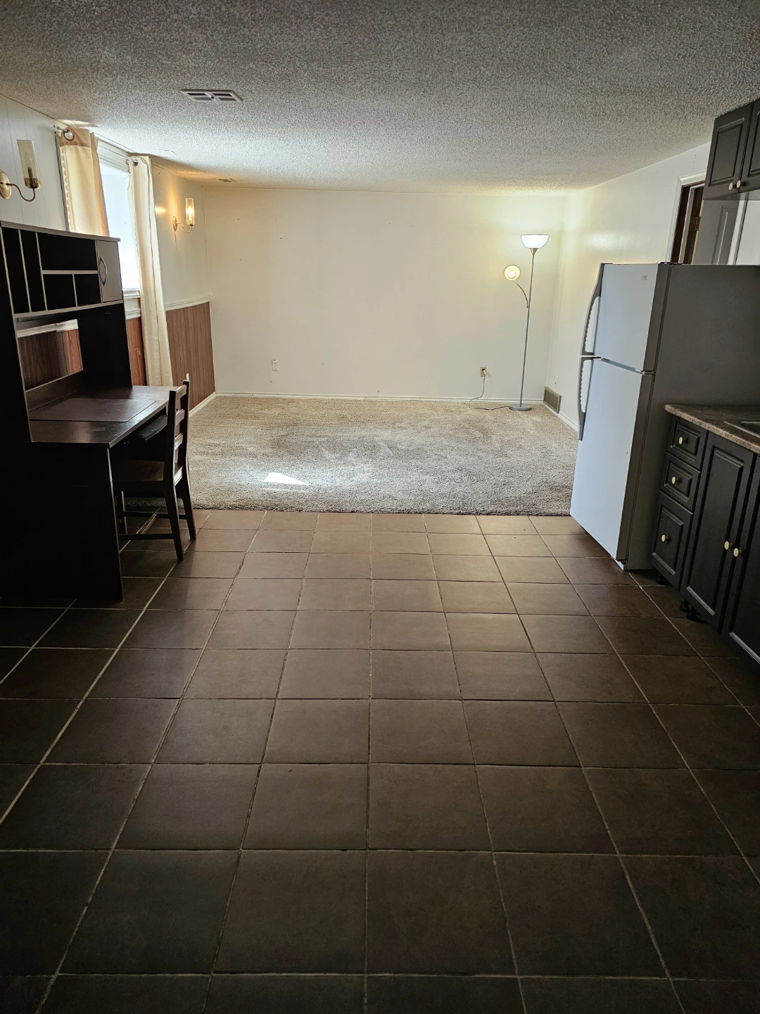 AVAIL IMMEDIATLY 2 BEDROOMS BASEMENT SUITE IN MARLBOROUGH N.E