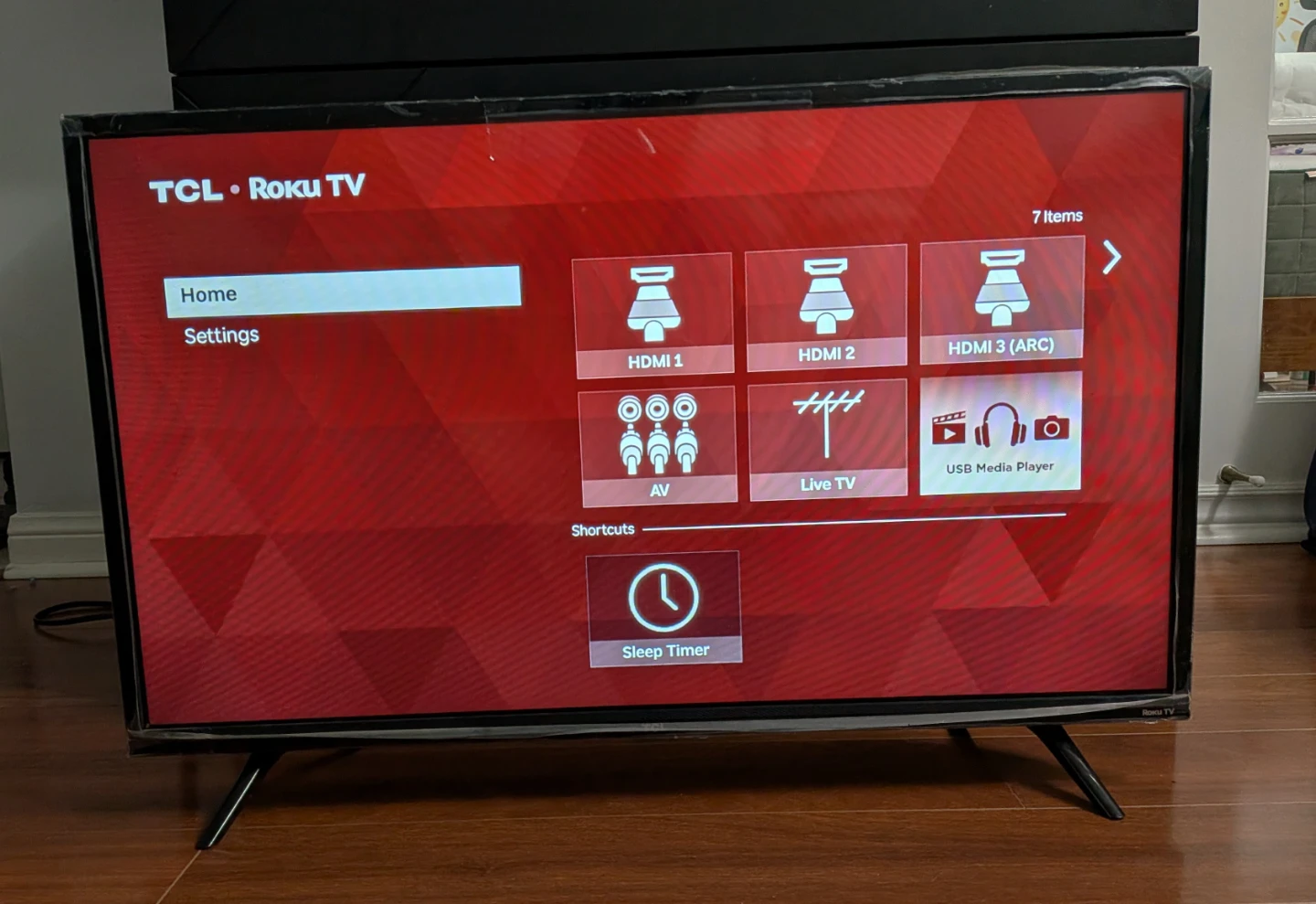 TCL Roku TV 32Inch - photo 2