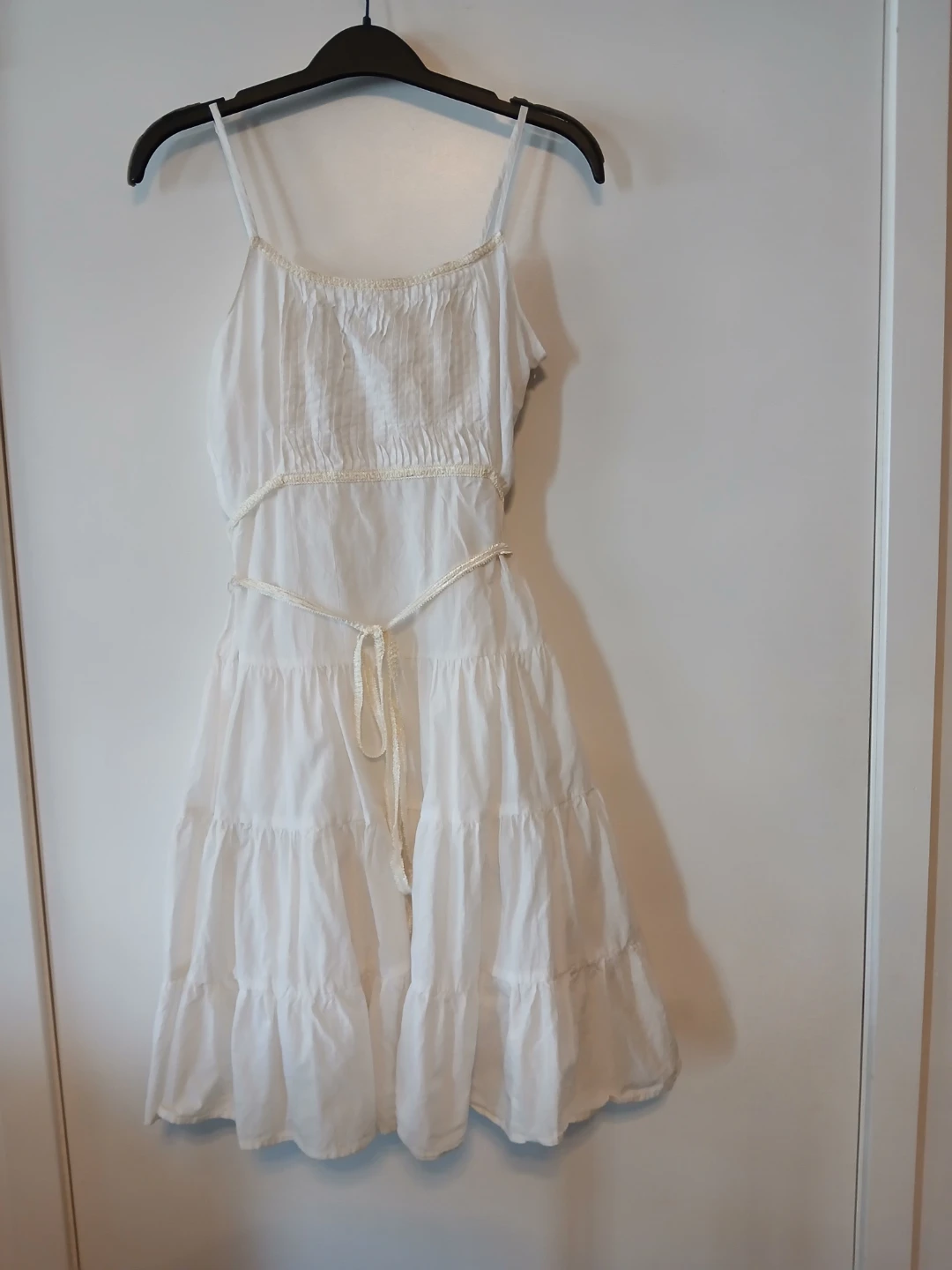 Seduction White Tiered Spagetti Strap Sundress. XS. - photo 2