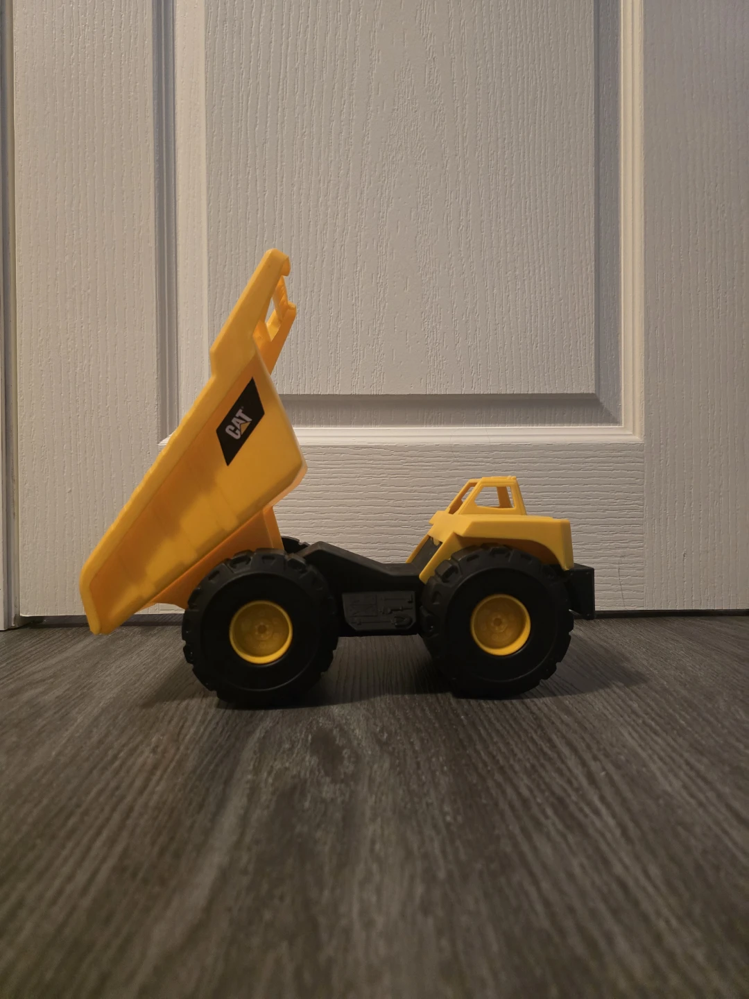 CAT Toy Dump Truck - photo 3