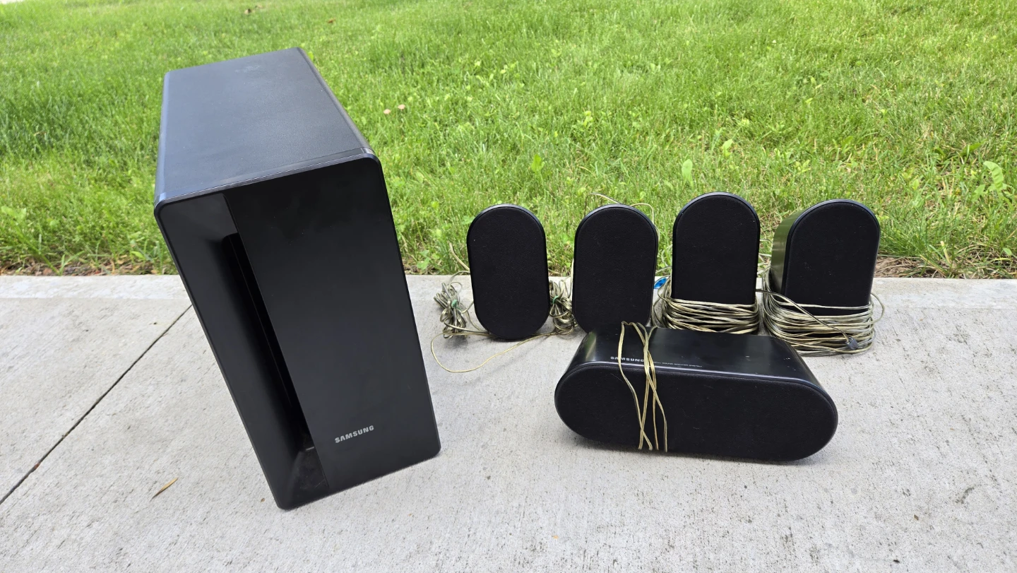 Samsung surround sound stereo system