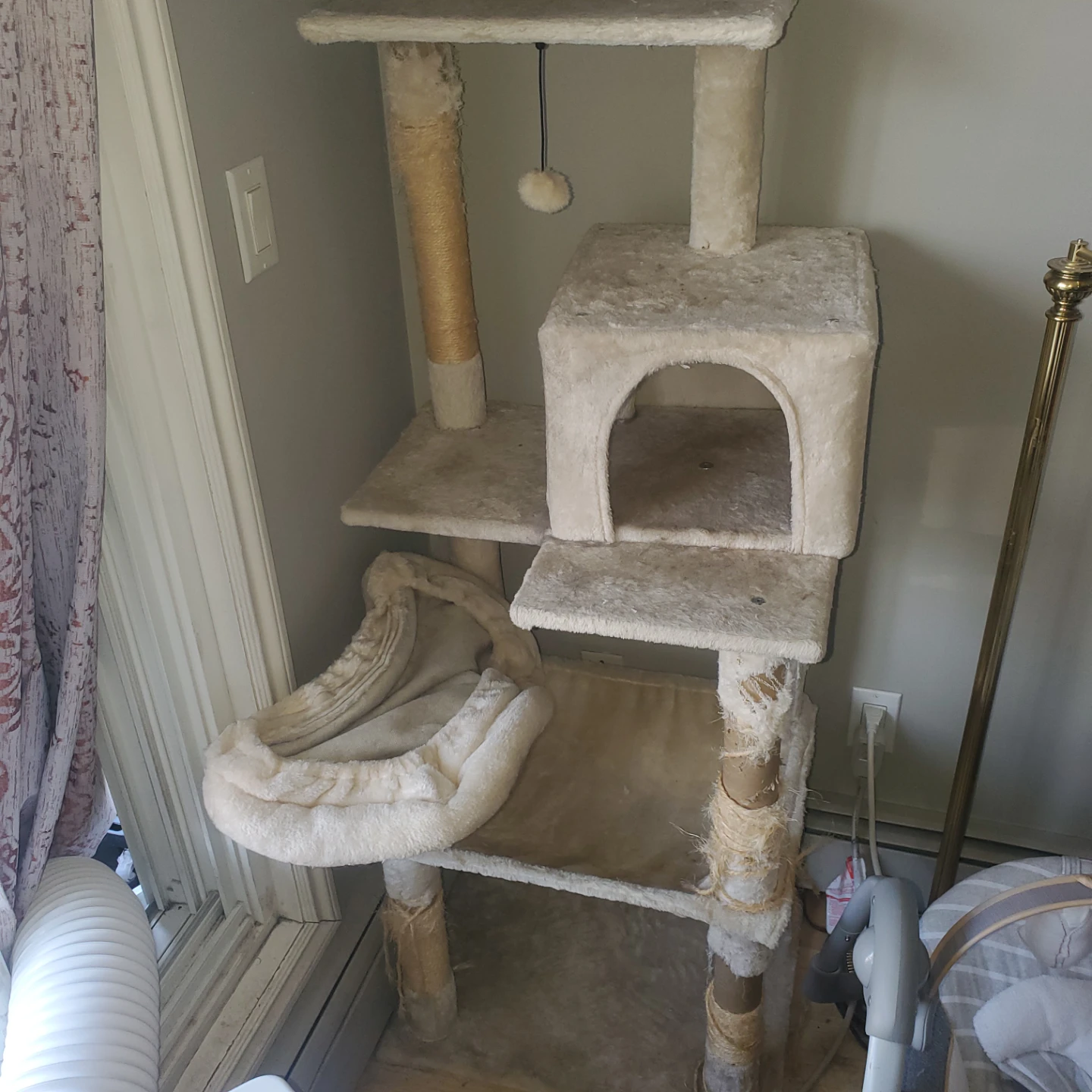 Multi-level Cat Tree Condo