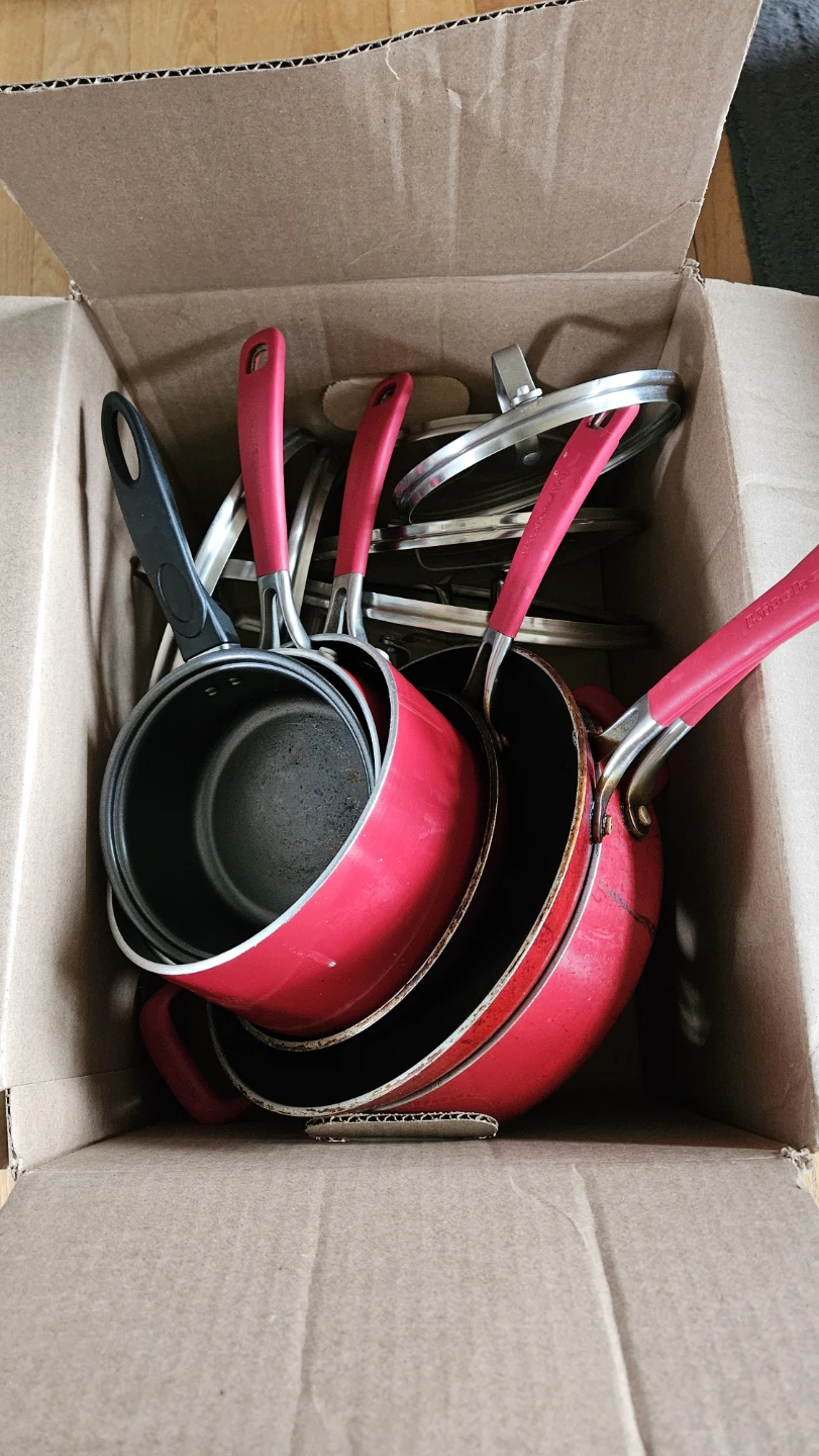 Red 5-Piece Saucepan Set with Lids