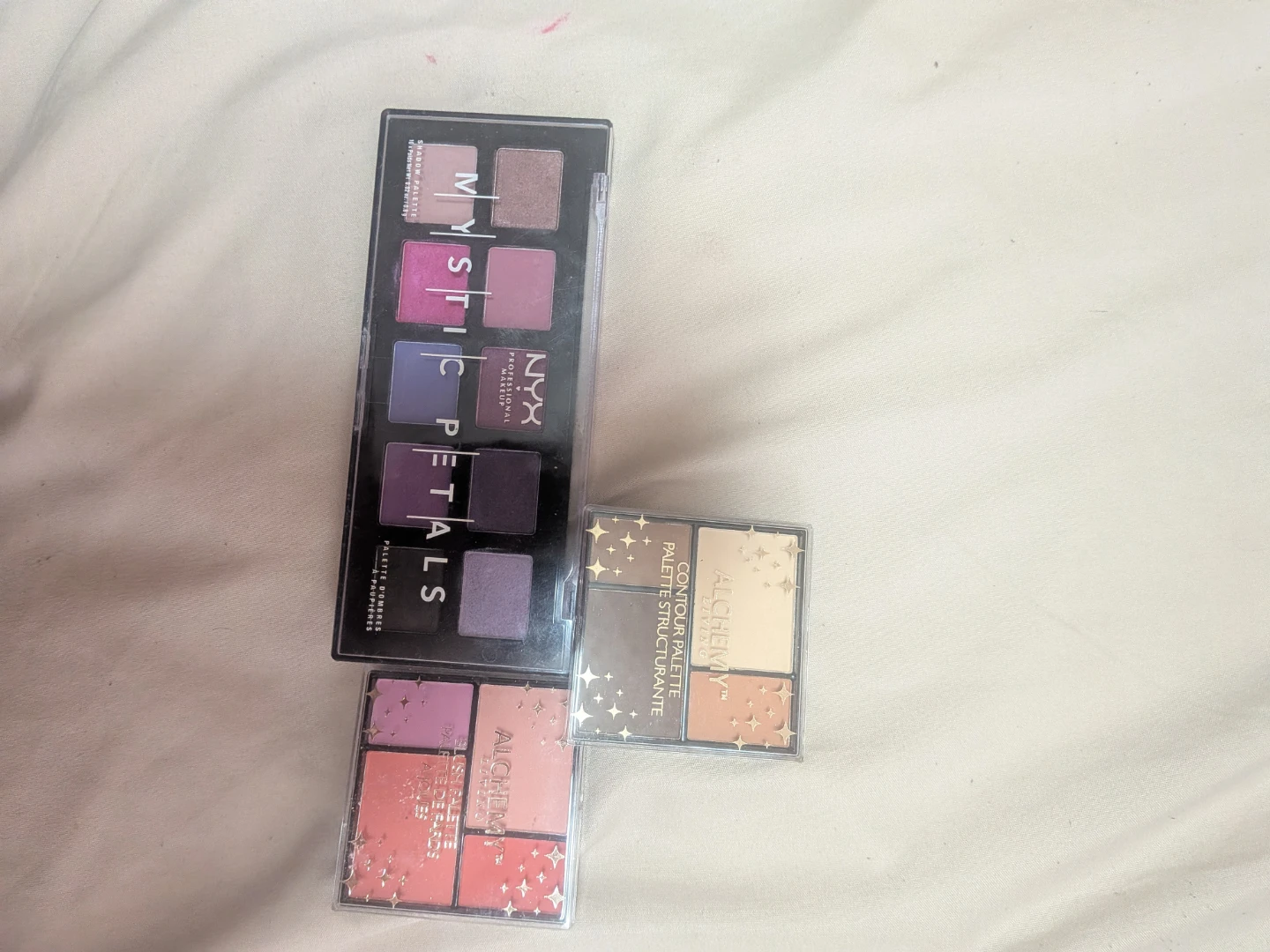 makeup palettes pick up in St Albert
