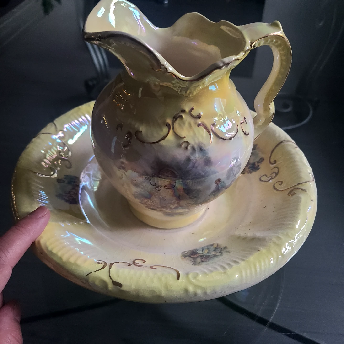 Vintage Pitcher and Wash Basin Set - photo 2