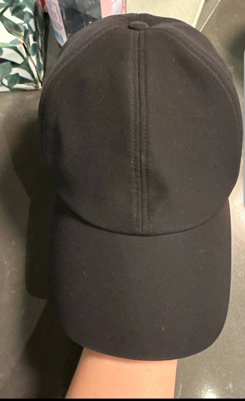 Lululemon black baseball cap