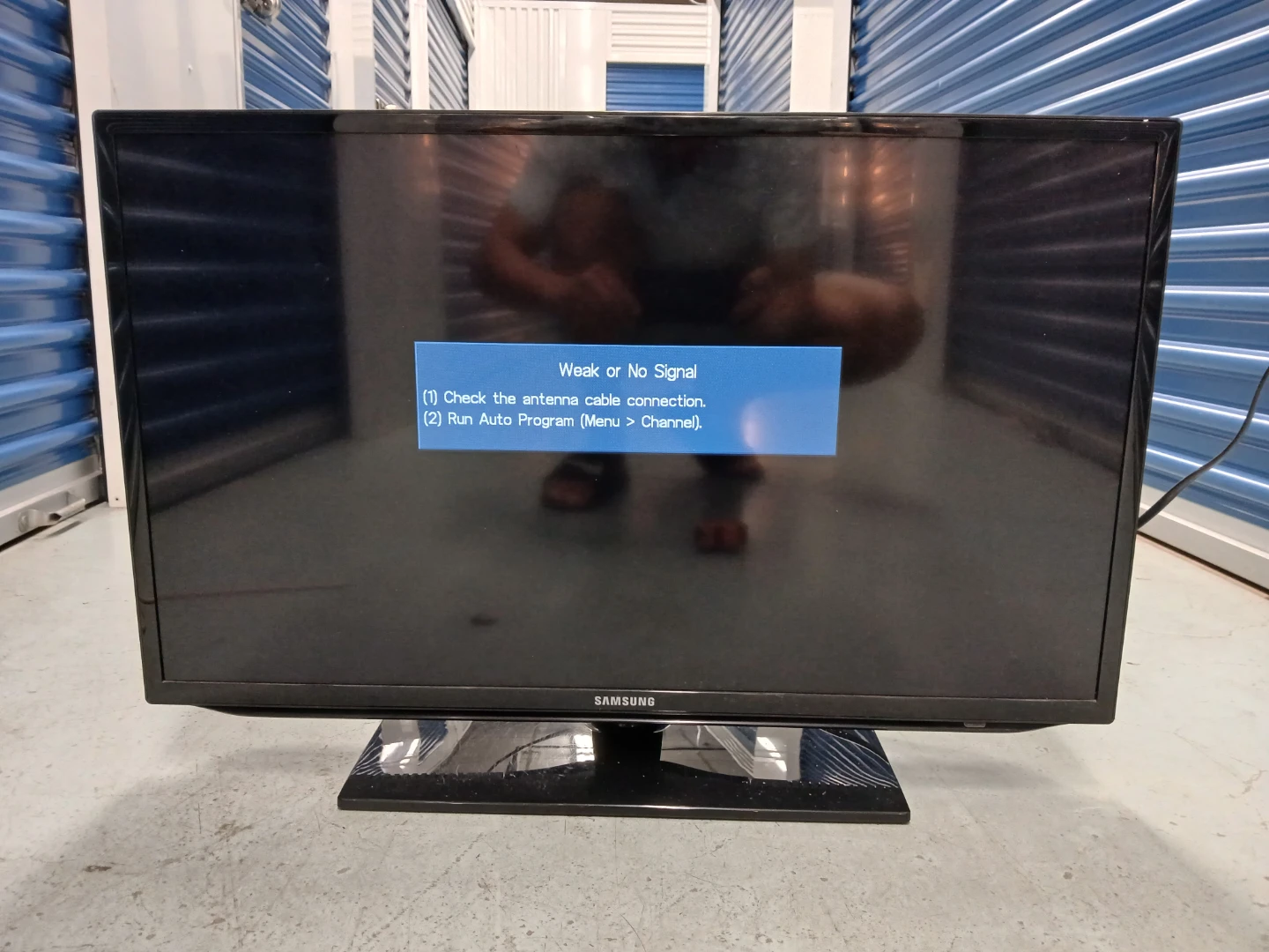 Samsung 32" HD TV - photo 3