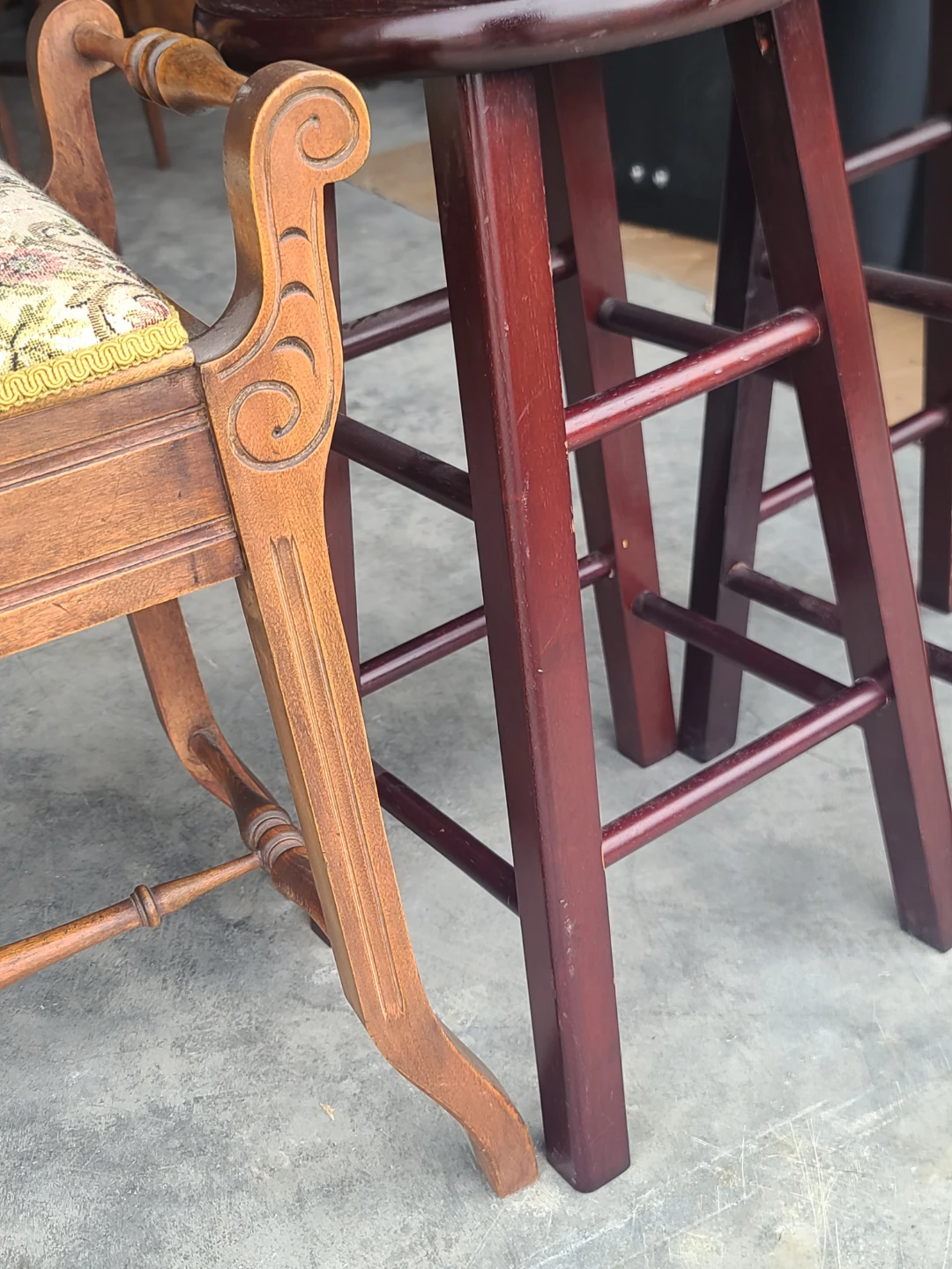Vintage Vanity Stool & 2 Bar Stools - photo 5